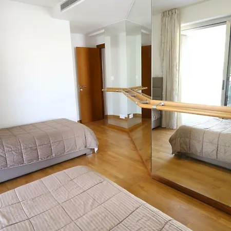 Savoya Apartment *